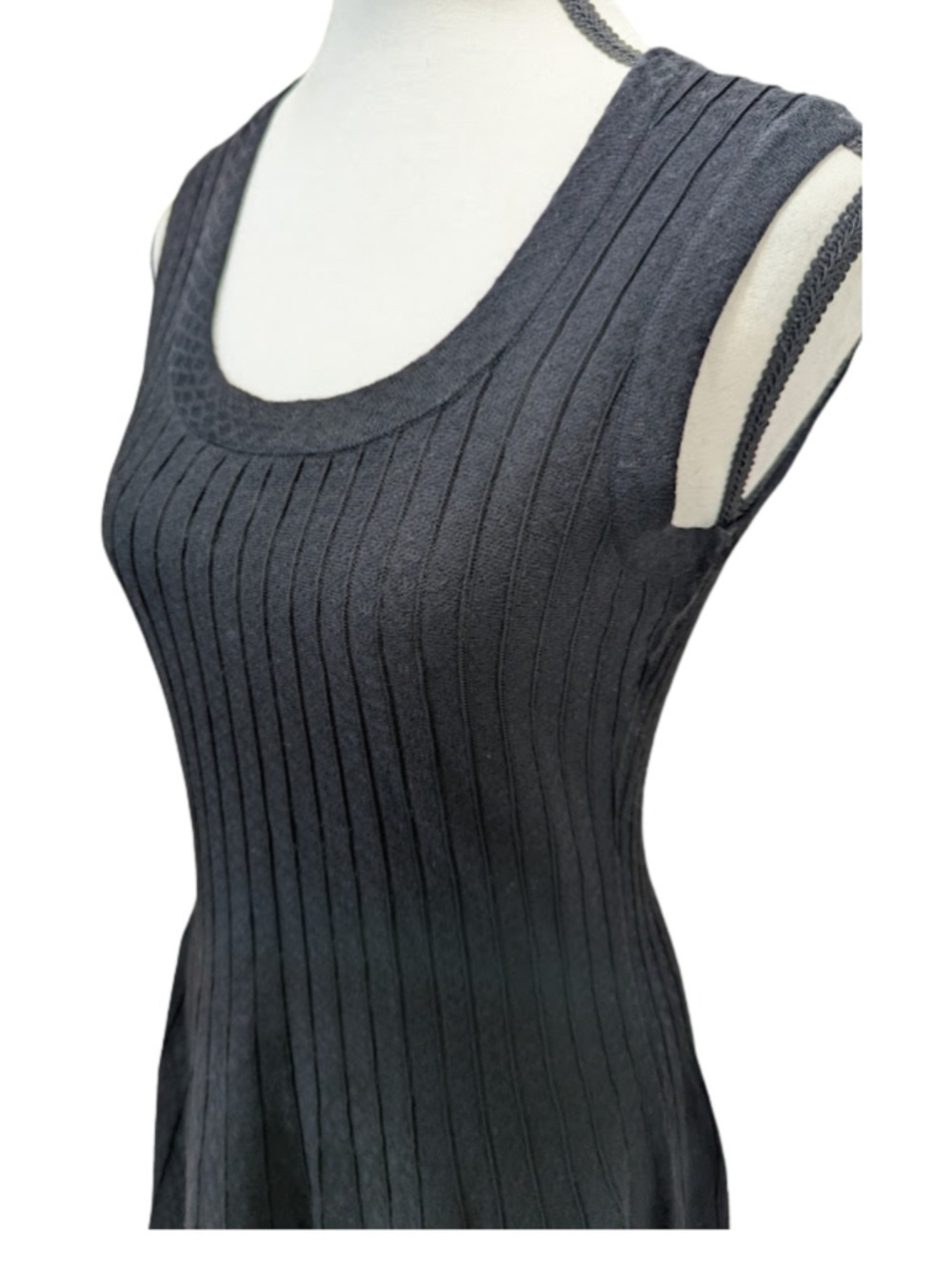 Nic+Zoe Quiet Luxury Minimalist Fit and Flare Knit Dress Black Old Money Midi M - Picture 2 of 13